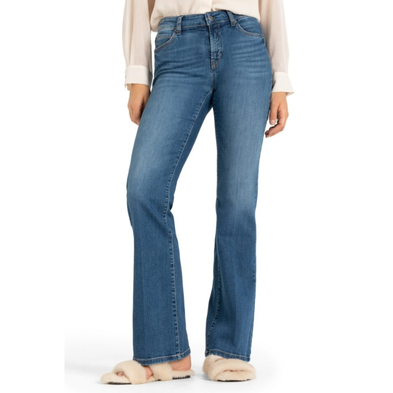 Este modelo contiene viscosa LENZING™ ECOVERO™, una fibra hecha de pulpa de madera procedente de bosques gestionados de forma sostenible. LENZING™ y ECOVERO™ son marcas registradas de Lenzing AG. (23)