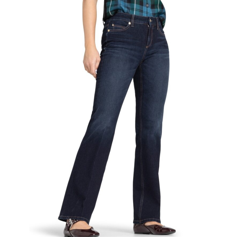 Este modelo contiene viscosa LENZING™ ECOVERO™, una fibra hecha de pulpa de madera procedente de bosques gestionados de forma sostenible. LENZING™ y ECOVERO™ son marcas registradas de Lenzing AG. (25)