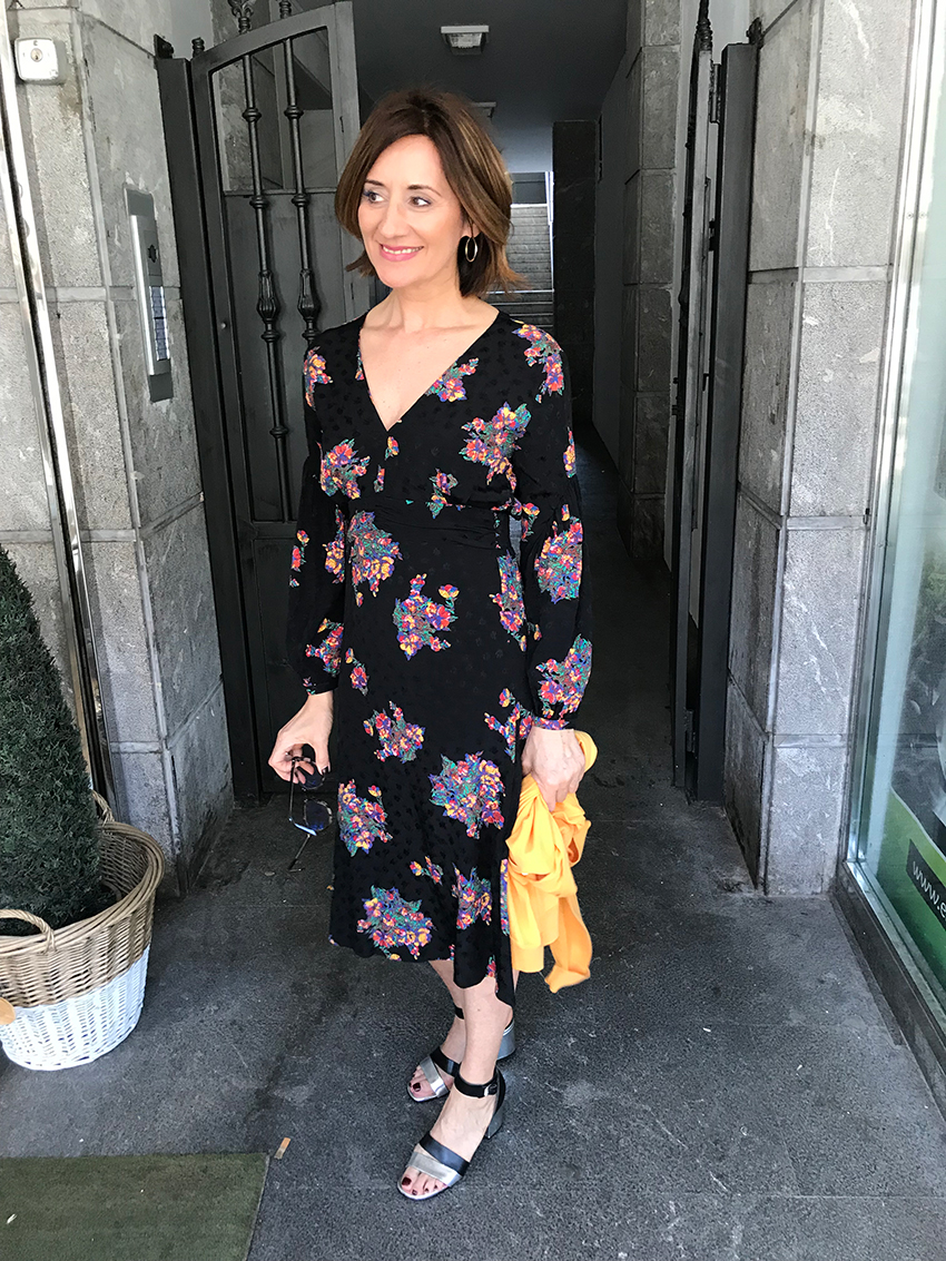 Vestido negro flores